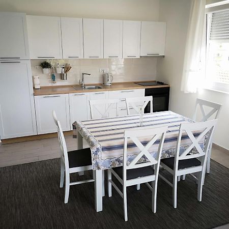 Apartments 4You Vir Kültér fotó